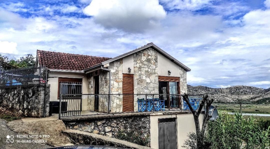 Holiday Home Haustor With Skadar Lake View Подгорица Екстериор снимка